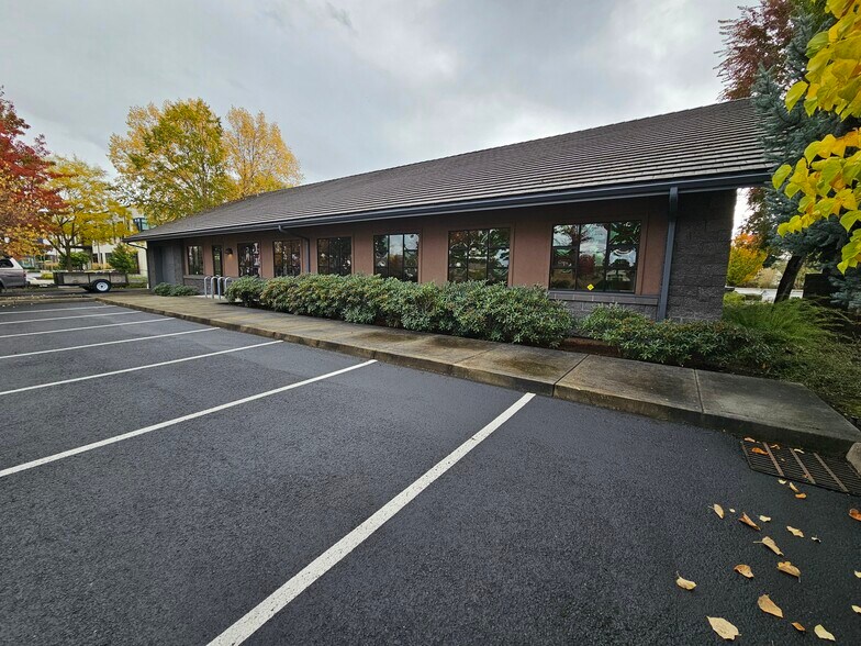831 O'Hare Pky, Medford, OR à louer - Autre - Image 2 de 28