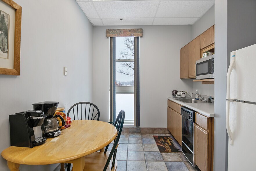 6709 Brooklawn Pky, Syracuse, NY for sale - Building Photo - Image 3 of 20