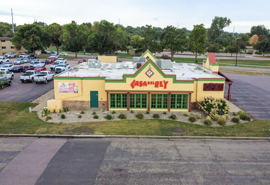 901 W Russell St, Sioux Falls, SD à vendre - Photo du bâtiment - Image 2 de 31