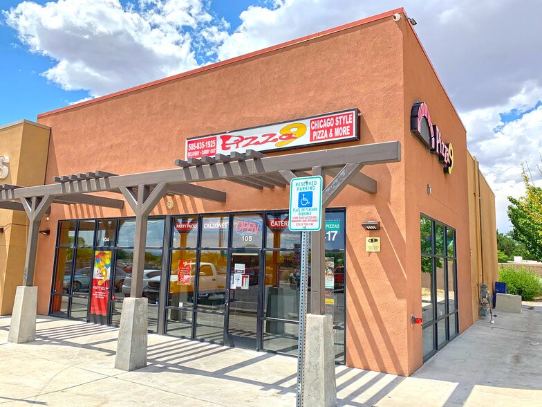 Esplanade Village Retail portefeuille de 2 propriétés à vendre sur LoopNet.ca - Photo du bâtiment - Image 2 de 8