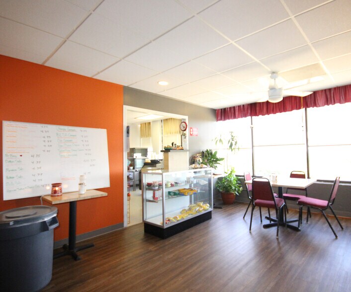 8035 E R L Thornton Fwy, Dallas, TX à louer - Photo intérieure - Image 2 de 5