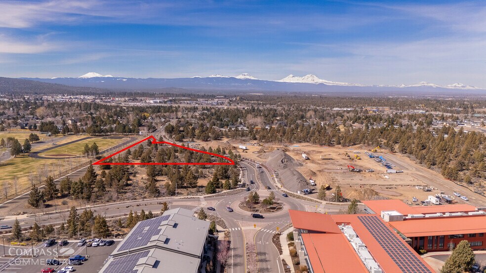 20835 Cooley Rd, Bend, OR à vendre - Photo du bâtiment - Image 2 de 8
