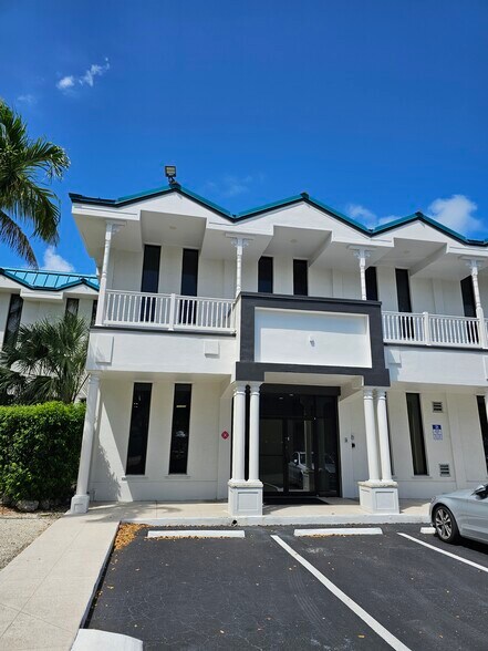 99451 Overseas Highway, Key Largo, FL à louer - Photo du bâtiment - Image 2 de 43