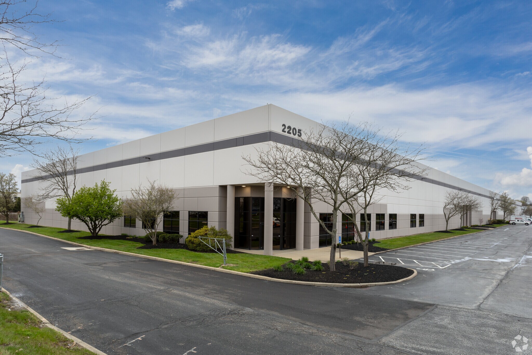 2205-2255 Global Way, Hebron, KY à vendre Photo du bâtiment- Image 1 de 1