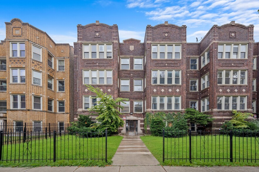 6751 Chappel Ave, Chicago, IL for sale - Building Photo - Image 2 of 6