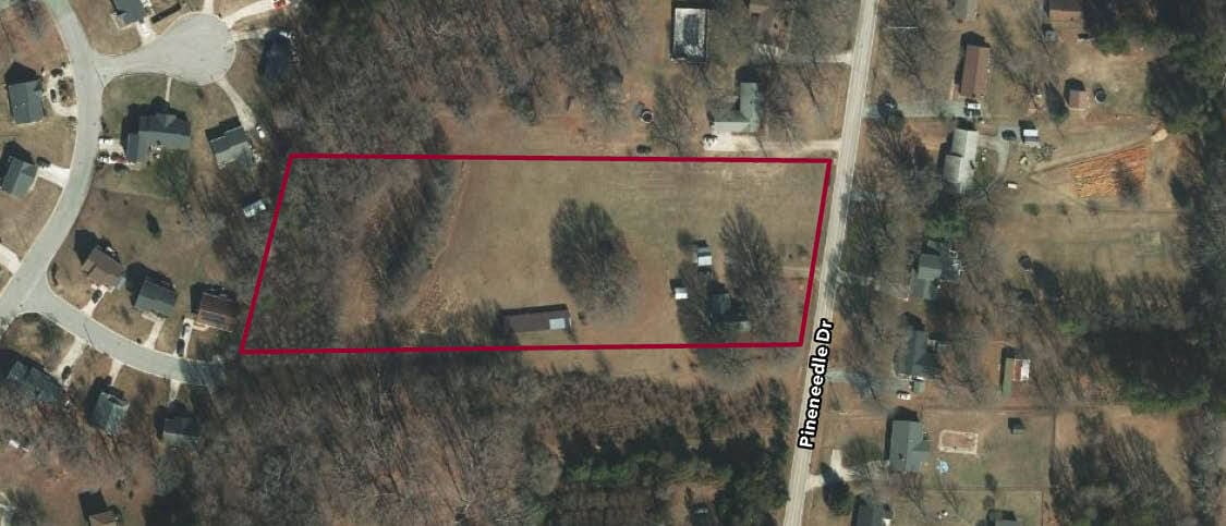 4201 Pineneedle Dr, Greensboro, NC à vendre Aérien- Image 1 de 2