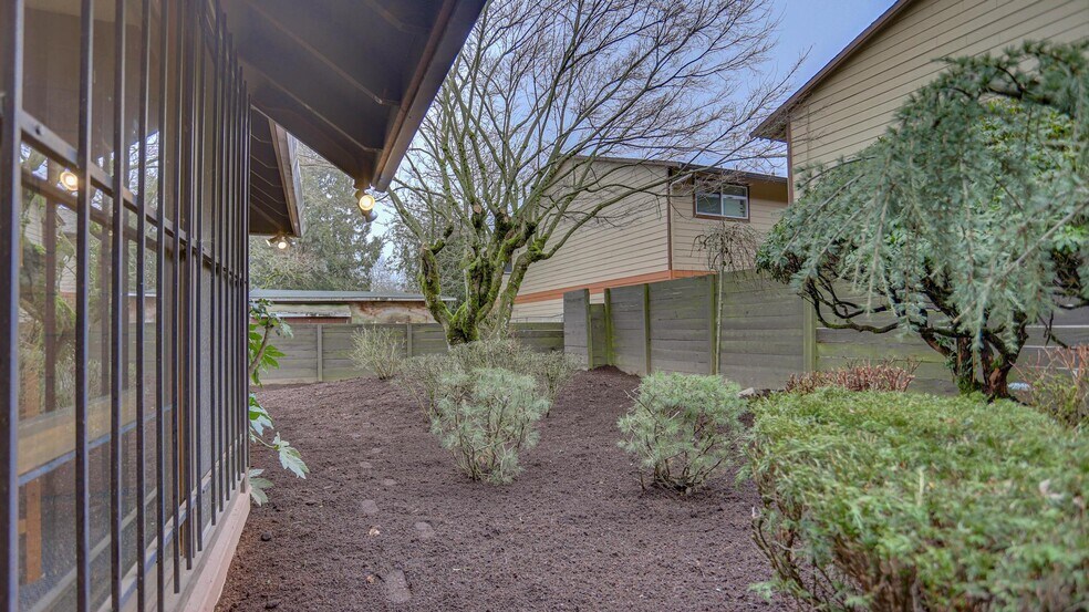 15012 SE Stark St, Portland, OR à vendre - Photo du bâtiment - Image 2 de 42