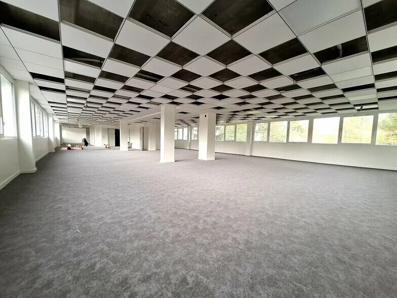 Office in Clermont-Ferrand for lease - Interior Photo - Image 2 of 4