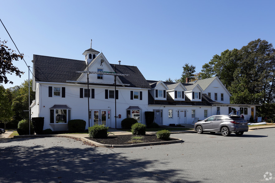 Office in Dartmouth, MA for sale - Primary Photo - Image 1 of 1