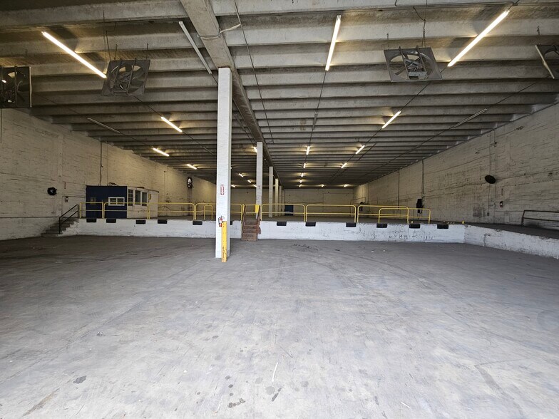 117 NW 3rd Ave, Dania, FL à louer - Photo du bâtiment - Image 2 de 8