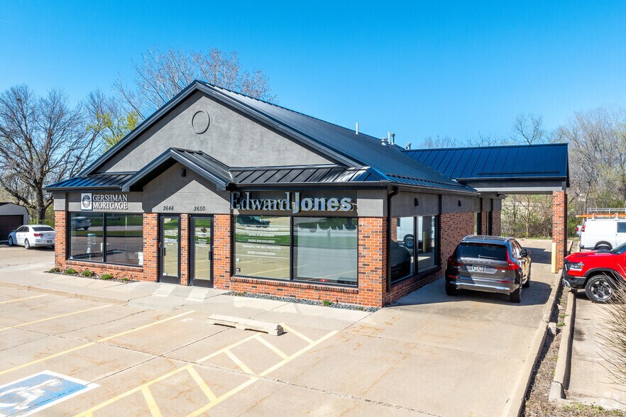 2646-2650 100th St, Urbandale, IA à louer - Photo du bâtiment - Image 3 de 6
