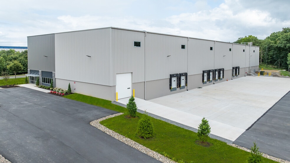485-495 Research Dr, Pittston Township, PA for lease - Building Photo - Image 2 of 4