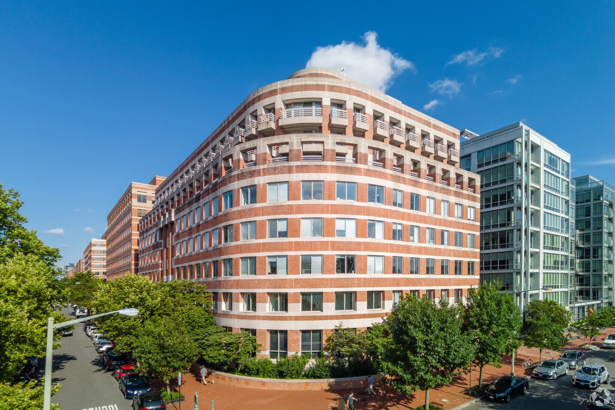 2450 N St NW, Washington, DC for lease Primary Photo- Image 1 of 13