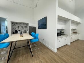 10455 Riverside Dr, Palm Beach Gardens, FL for lease Interior Photo- Image 2 of 19