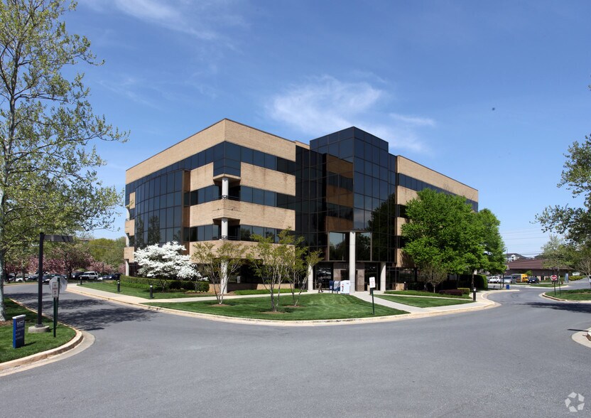 12850 Middlebrook Rd, Germantown, MD à louer - Photo du bâtiment - Image 2 de 40