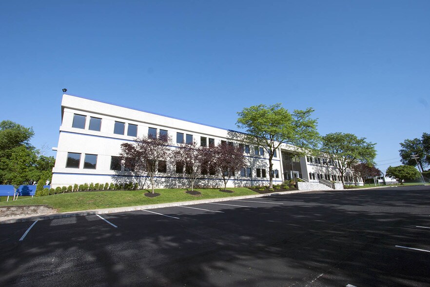 575 Route 28, Raritan, NJ à louer - Photo du bâtiment - Image 2 de 11