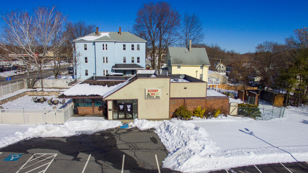 675 Main St, Clinton, MA à vendre - Photo principale - Image 1 de 1