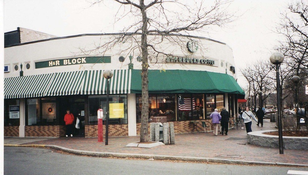 325 Broadway, Arlington, MA à louer - Photo du bâtiment - Image 3 de 10