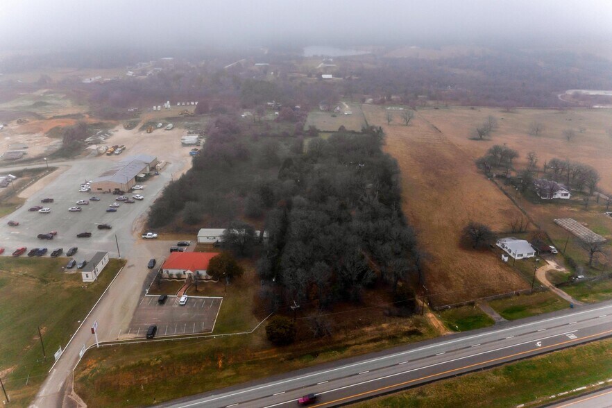 4011 US-67, Cleburne, TX à vendre - Photo du bâtiment - Image 2 de 44