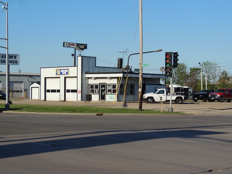 1108 Main St, Neenah, WI for sale - Building Photo - Image 3 of 14