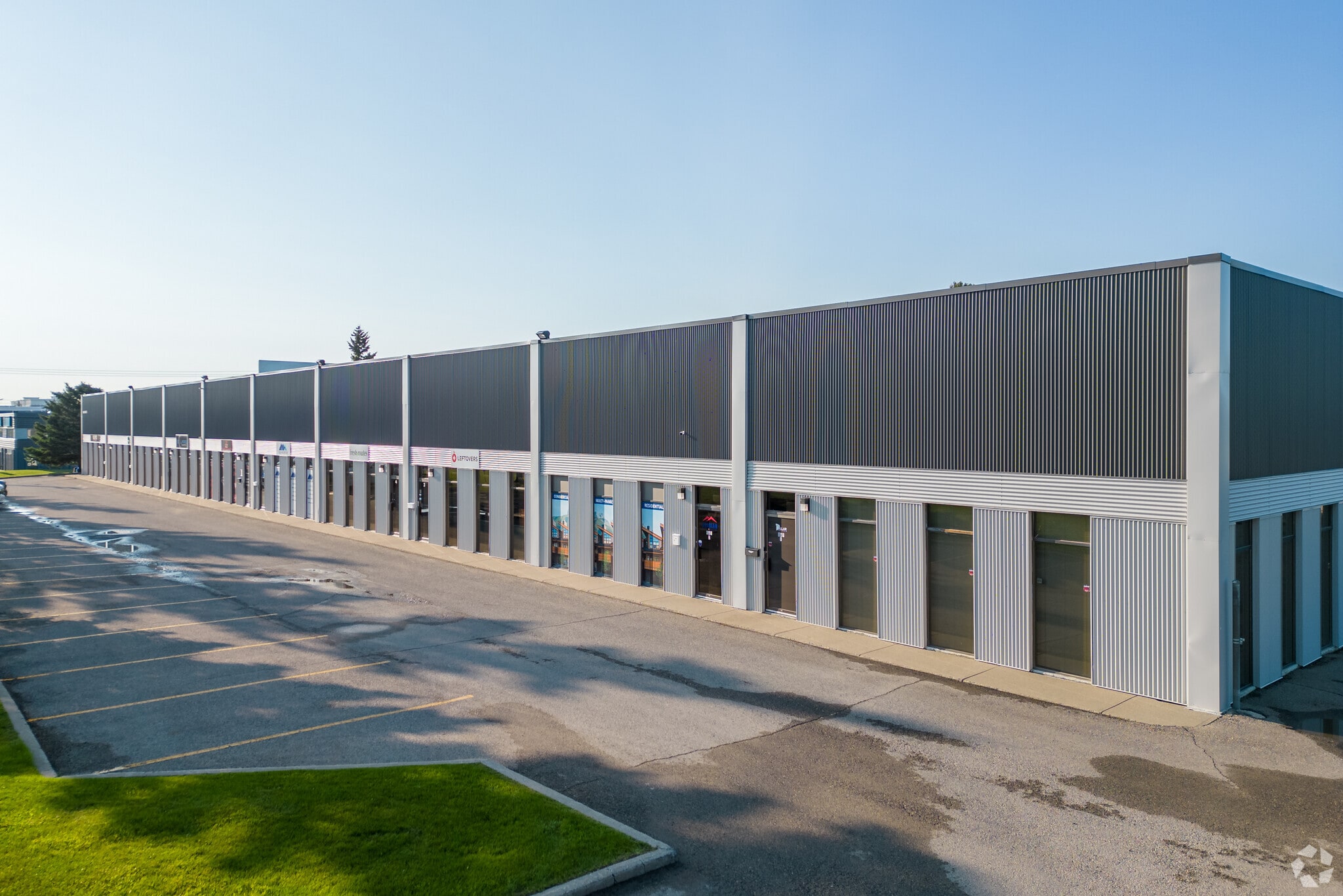 1925 39th Ave NE, Calgary, AB for lease Building Photo- Image 1 of 8