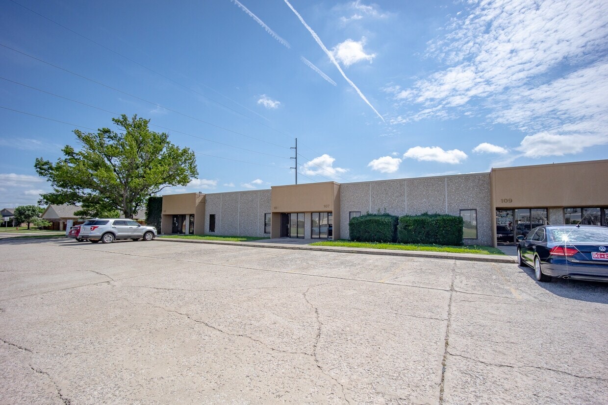 800 Rock Creek Rd, Norman, OK à louer Photo intérieure- Image 1 de 3