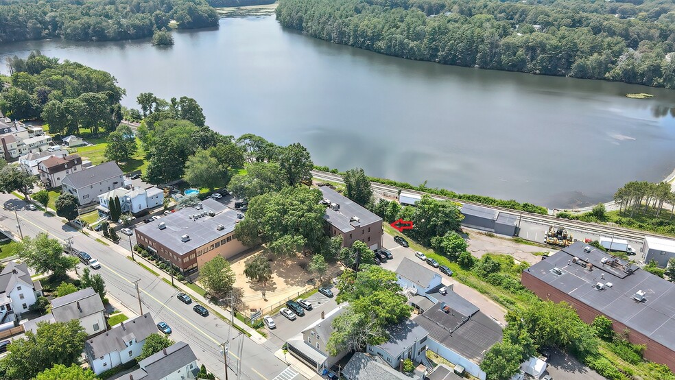 4 Railroad Ave, Wakefield, MA for lease - Building Photo - Image 2 of 3