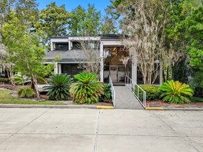 8818 Goodbys Executive Dr, Jacksonville, FL à vendre Photo intérieure- Image 1 de 21