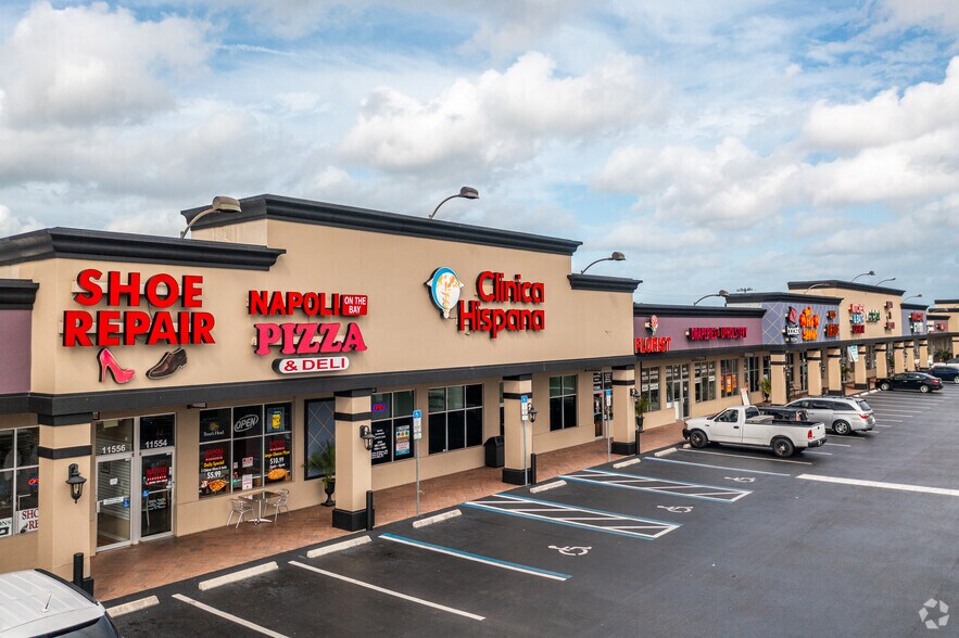 11502-11572 Tamiami Trl E, Naples, FL à louer - Photo du bâtiment - Image 2 de 16
