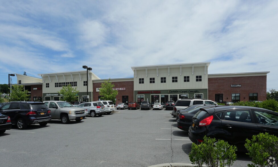 46 Marion Ave, Saratoga Springs, NY à louer - Photo du bâtiment - Image 2 de 6