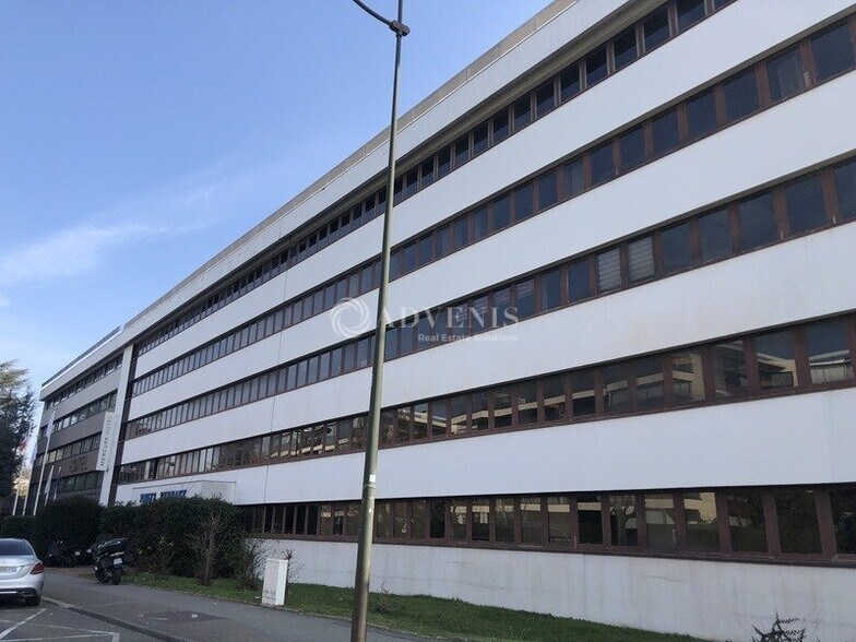 2 Rue De Marly, Le Chesnay-Rocquencourt à louer - Photo du bâtiment - Image 1 de 5