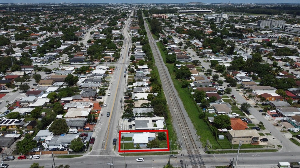 991 E 21st St, Hialeah, FL à vendre - Photo du bâtiment - Image 2 de 3