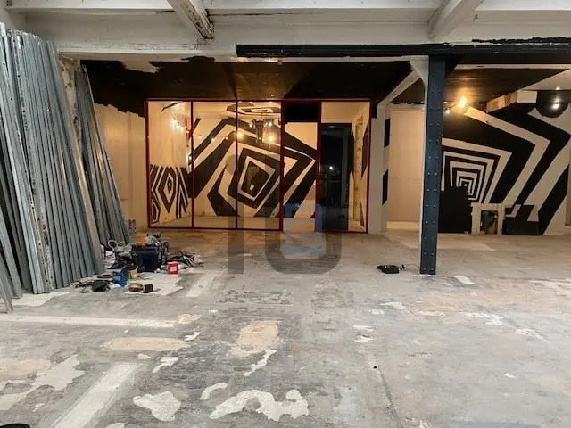 Retail in Paris for lease - Interior Photo - Image 2 of 7