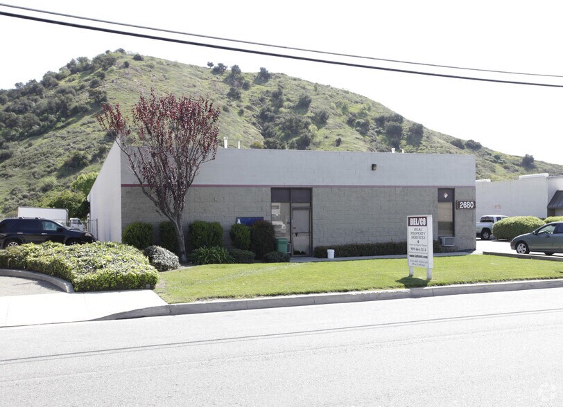 2680 Pomona Blvd, Pomona, CA à louer - Photo du bâtiment - Image 3 de 4