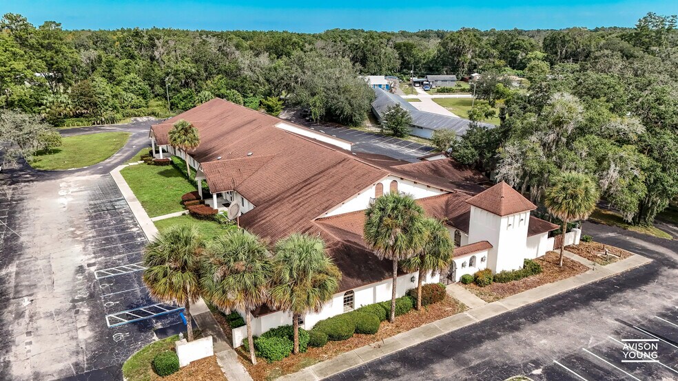 5431 E Silver Springs Blvd, Silver Springs, FL à louer - Photo du bâtiment - Image 2 de 10