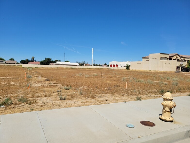 Apple Valley Rd, Apple Valley, CA for sale - Building Photo - Image 2 of 17