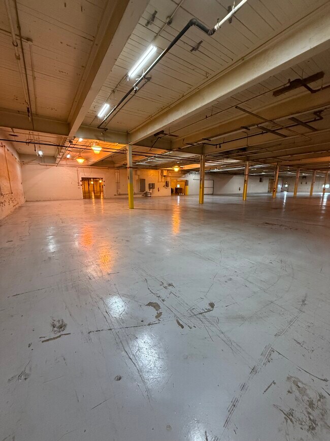 Plus de détails pour 422B N 3rd St, Albemarle, NC - Industriel à louer