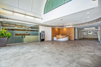 Plus de détails pour 15400 Sherman Way, Van Nuys, CA - Bureau, Bureau/Médical à louer