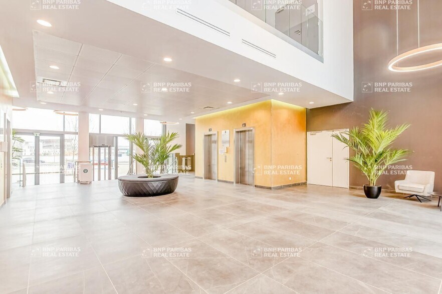 2 Rue Ella Maillart, Massy for lease - Building Photo - Image 2 of 25