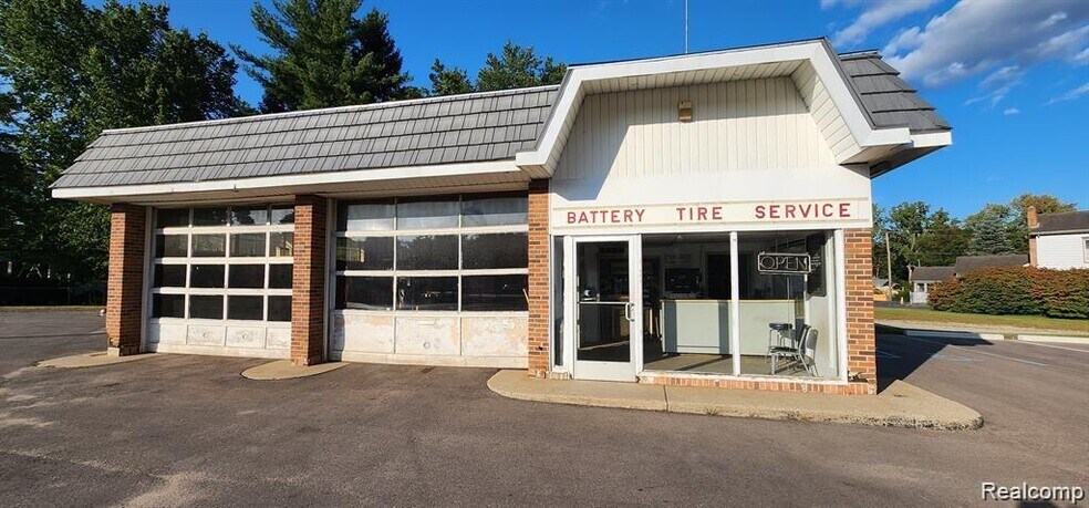 509 E Main St, Pinckney, MI à vendre - Photo du bâtiment - Image 2 de 14