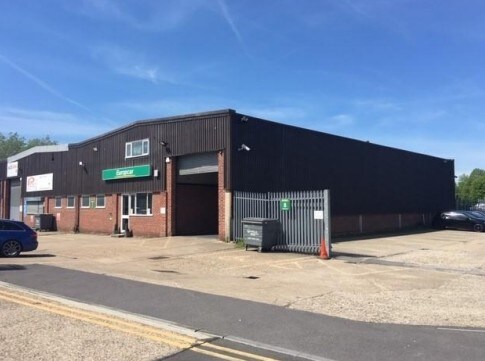 Plus de détails pour 8-11 Fleming Rd, Newbury - Industriel à louer