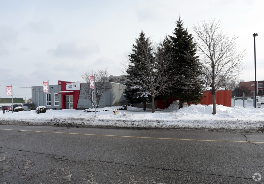 230 Gage Ave, Kitchener, ON à louer - Photo du bâtiment - Image 2 de 2