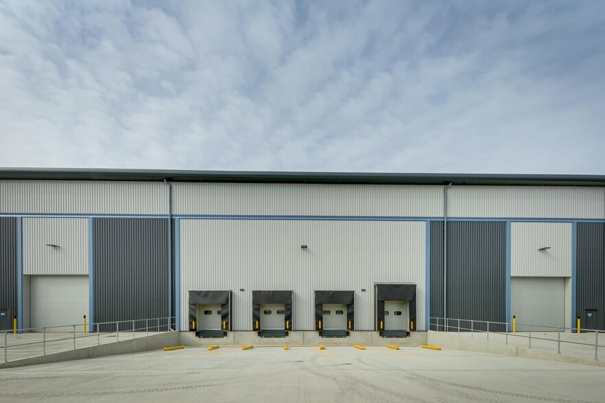 Saxon Way, Corby for lease - Building Photo - Image 2 of 4