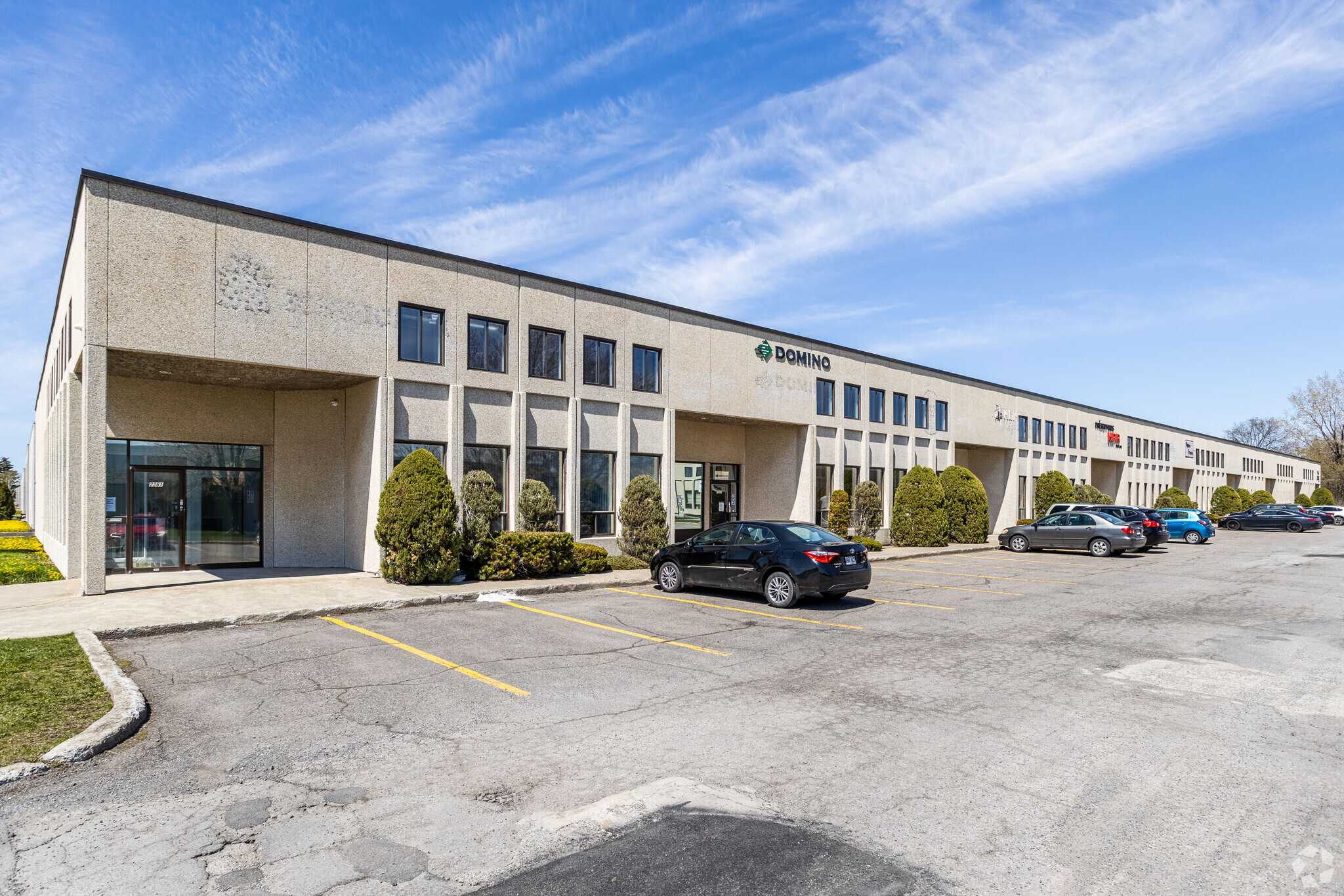 2227-2261 Rue Guénette, Saint-Laurent, QC for lease Primary Photo- Image 1 of 6