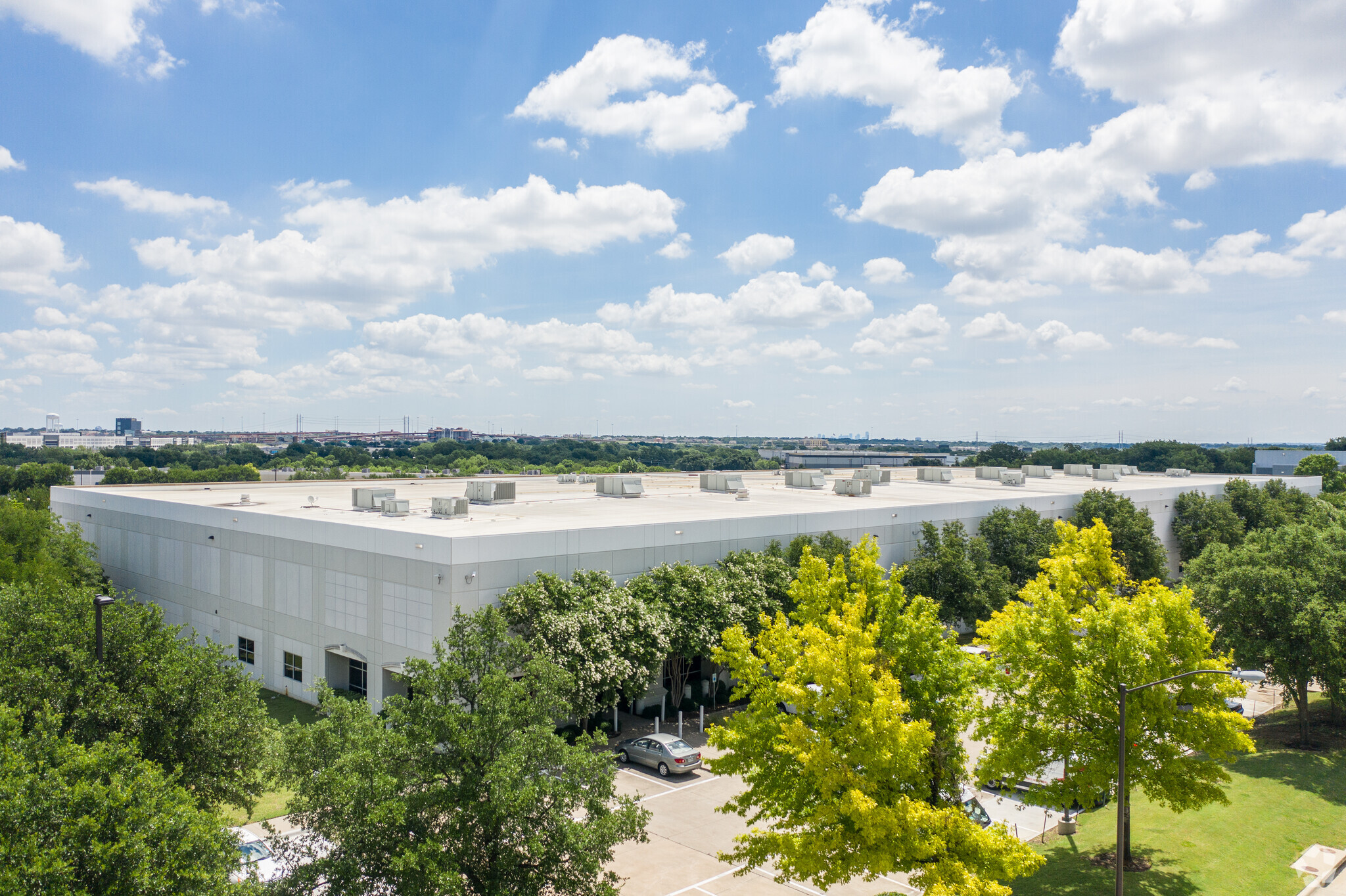 14951 Kingsport Rd, Fort Worth, TX à louer Photo du b timent- Image 1 de 6