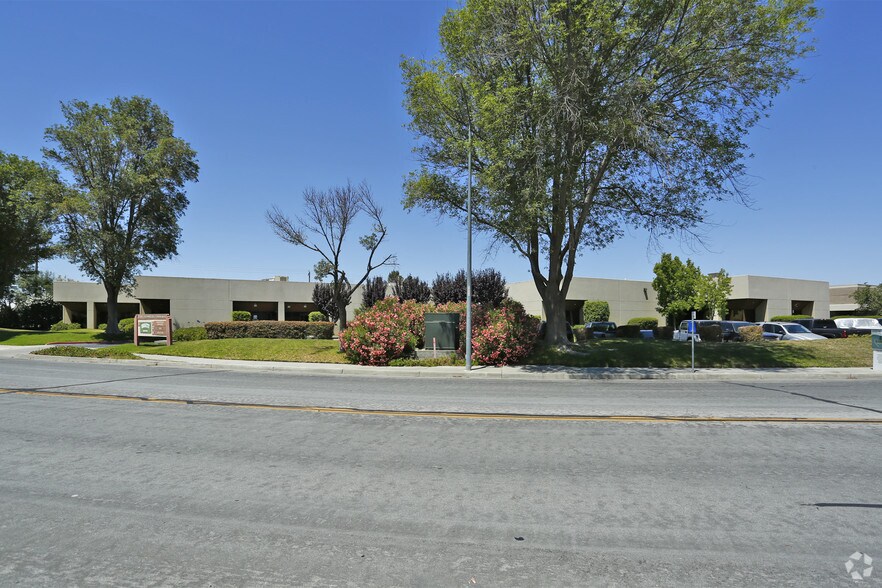 2300 Technology Pky, Hollister, CA à louer - Photo du bâtiment - Image 2 de 6