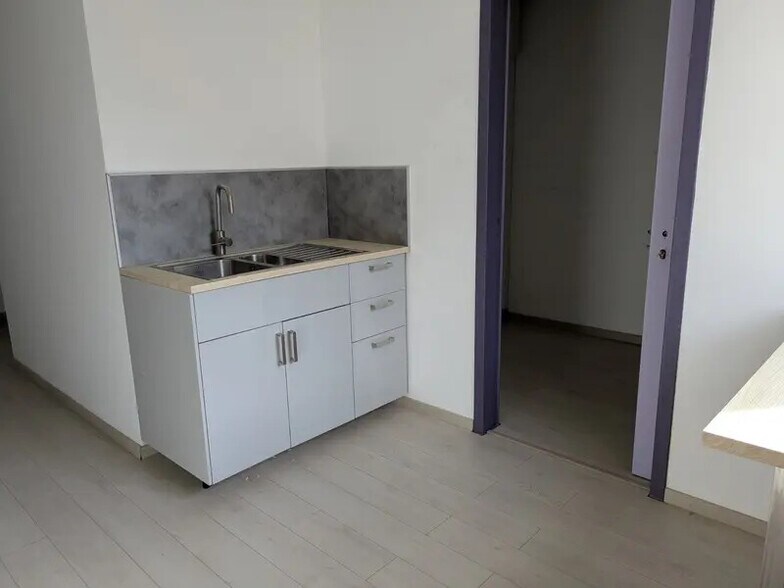 Office in Grenoble for sale - Interior Photo - Image 3 of 8