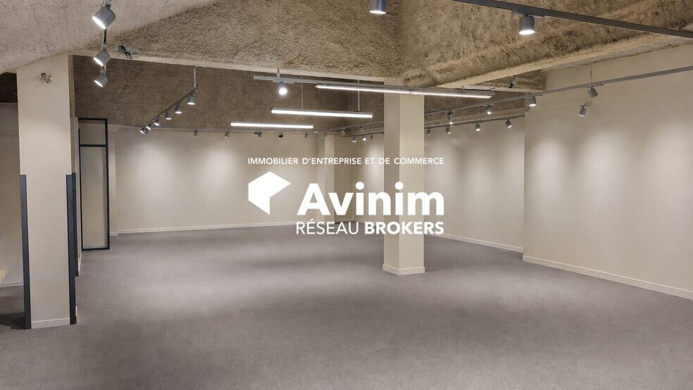 Retail in Le Havre for lease - Interior Photo - Image 1 of 2