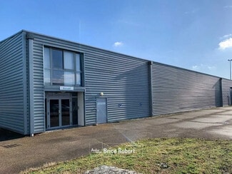 Plus de détails pour Bureau, Local d'activités à louer