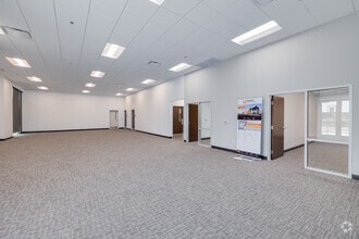 905 E Queen Creek Rd, Chandler, AZ for lease Interior Photo- Image 1 of 7